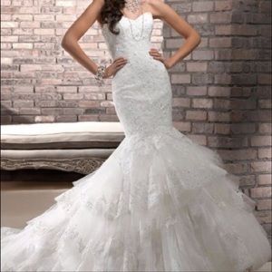 Maggie Sottero Wedding Dress